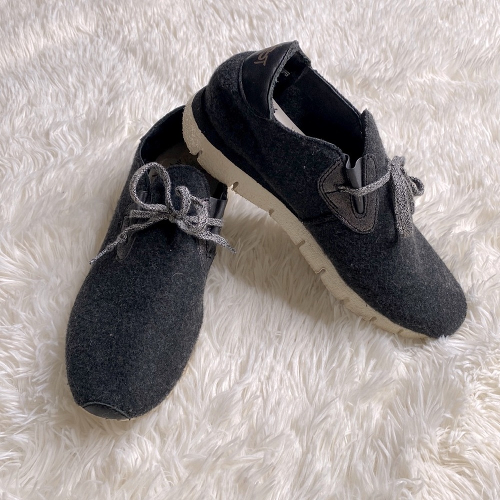 OTBT Gray Wool Sneaker Size 6.5 Excellent Used Condition
